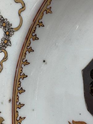 A Chinese armorial soup plate with the arms of Saunders for the English market, Qianlong, ca. 1745 — foto 8