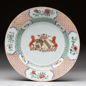 A Chinese armorial soup plate with the coat of alliance of Boudaen Courten and Boudaert for the Dutch market, Yongzheng, ca. 1733-1735 — 照片 1