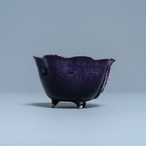 A Chinese aubergine- and turquoise-glazed 'lotus' trick cup, Kangxi — 照片 5