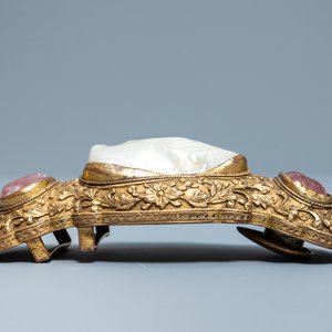 A Chinese baroque pearl and rose quartz inset gilt-bronze belt buckle, Ming — photo 4