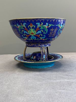 A Chinese Beijing enamel 'double happiness 囍' warming bowl set, Qianlong/Jiaqing — 照片 4