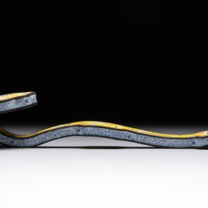 A Chinese Beijing enamel yellow-ground 'Bajixiang' ruyi sceptre, Qianlong mark, 19/20th C. — 照片 4