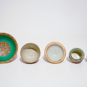 A Chinese Bencharong bowl, a bowl with cover and a covered jar for the Thai market, 19th C. — 照片 6