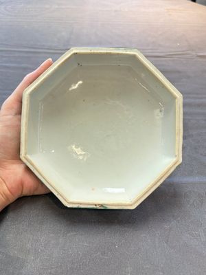 A Chinese Bencharong bowl and cover for the Thai market, 19th C. — photo 13