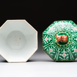 A Chinese Bencharong bowl and cover for the Thai market, 19th C. — photo 5