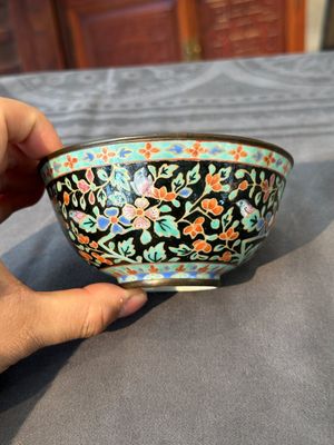 A Chinese Bencharong bowl, covered bowl and tazza for the Thai market, 19th C. — 照片 2