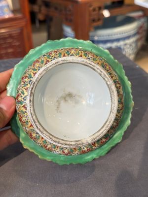 A Chinese Bencharong bowl, covered bowl and tazza for the Thai market, 19th C. — 照片 25