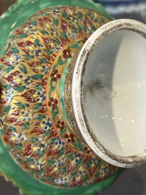 A Chinese Bencharong bowl, covered bowl and tazza for the Thai market, 19th C. — 照片 26