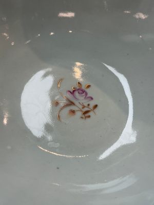 A Chinese Bencharong bowl for the Thai market and an export bowl for the American market, 19th C. — photo 17