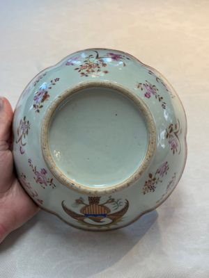 A Chinese Bencharong bowl for the Thai market and an export bowl for the American market, 19th C. — photo 18