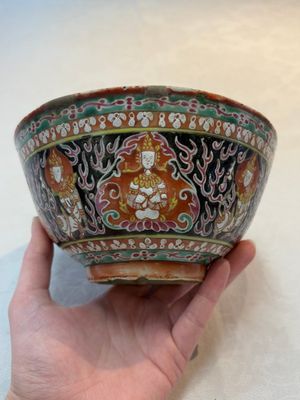 A Chinese Bencharong bowl for the Thai market and an export bowl for the American market, 19th C. — photo 4