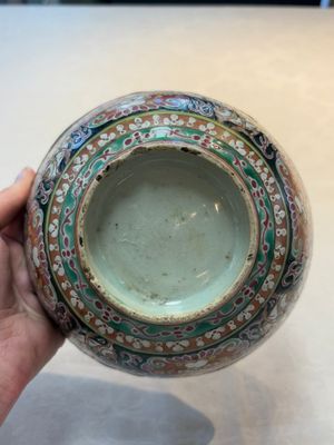 A Chinese Bencharong bowl for the Thai market and an export bowl for the American market, 19th C. — photo 10