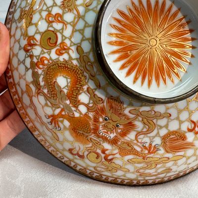 A Chinese Bencharong 'Dragons' bowl and cover for the Thai market — photo 19