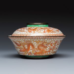 A Chinese Bencharong 'Dragons' bowl and cover for the Thai market — photo 4
