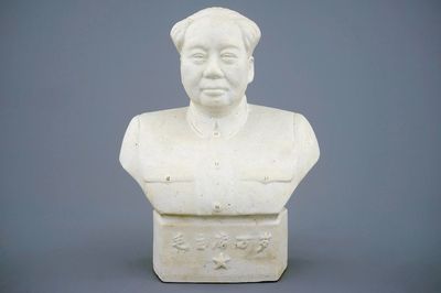 A Chinese biscuit bust of Mao, 20th C.