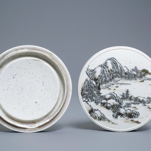A Chinese biscuit-fired ink stone box and cover, 18/19th C. — photo 6