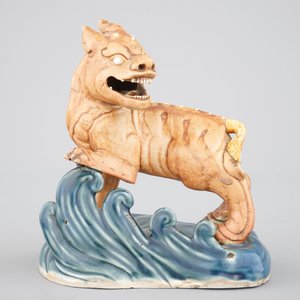 A Chinese biscuit porcelain figure of a Kylin, Qianlong, 18th C. — photo 2