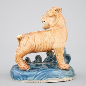A Chinese biscuit porcelain figure of a Kylin, Qianlong, 18th C. — photo 4