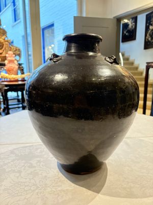 A Chinese black-glazed jar and a brown-glazed jar, Ming/Qing — 照片 4
