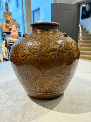 A Chinese black-glazed jar and a brown-glazed jar, Ming/Qing — 照片 10