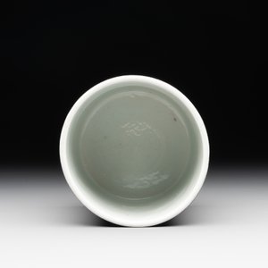 A Chinese black-glazed reverse-decorated 'poem' brush pot, 19th C. — photo 6
