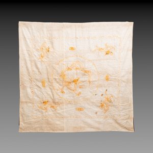 A Chinese black-ground embroidered silk panel with a four-clawed dragon, 19th C. — photo 2