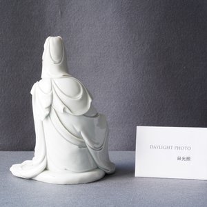 A Chinese blanc de Chine figure of Guanyin, seal mark, 19/20th C. — photo 11
