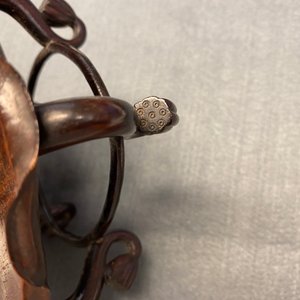 A Chinese blanc de Chine 'frog on lotus flower' brushwasher on carved wooden 'lotus' stand, Kangxi/Yongzheng — photo 18