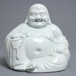 A Chinese blanc de Chine model of Buddha, impressed mark, 19/20th C. — photo 2