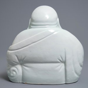 A Chinese blanc de Chine model of Buddha, impressed mark, 19/20th C. — photo 4