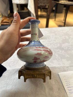A Chinese blue-and-puce-enamelled bottle vase with a gilt bronze mount, 20th C. — photo 4