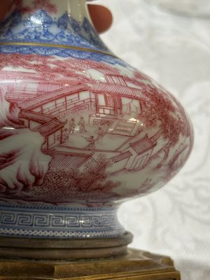 A Chinese blue-and-puce-enamelled bottle vase with a gilt bronze mount, 20th C. — photo 10