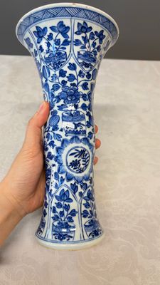 A Chinese blue and white five-piece garniture with floral design — photo 4
