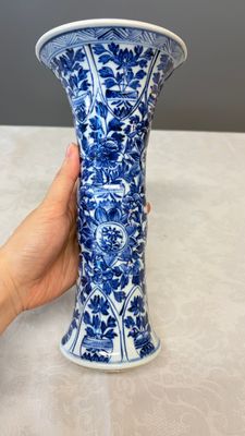 A Chinese blue and white five-piece garniture with floral design — photo 10
