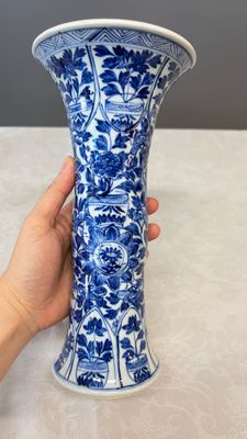 A Chinese blue and white five-piece garniture with floral design — photo 12