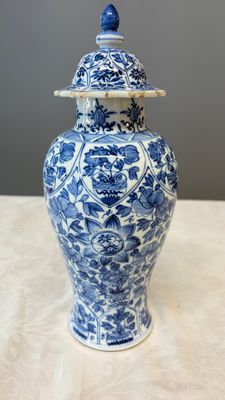 A Chinese blue and white five-piece garniture with floral design — photo 17