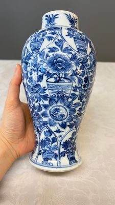 A Chinese blue and white five-piece garniture with floral design — photo 33