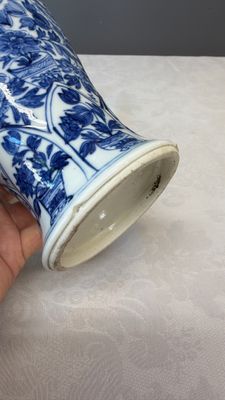 A Chinese blue and white five-piece garniture with floral design — photo 38