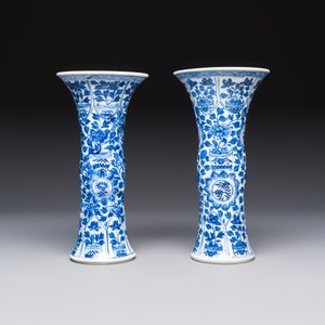 A Chinese blue and white five-piece garniture with floral design — photo 8