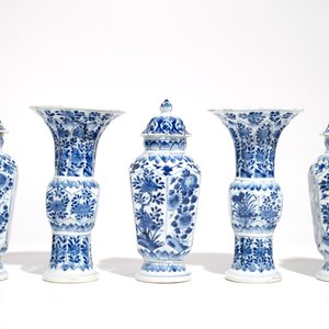A Chinese blue and white 5-piece garniture, Kangxi — photo 2