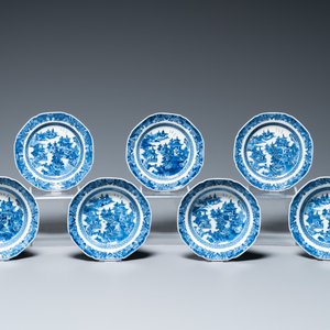 A Chinese blue and white 53-piece service, Qianlong — 照片 16