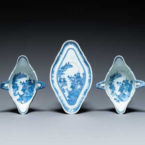 A Chinese blue and white 53-piece service, Qianlong — 照片 8