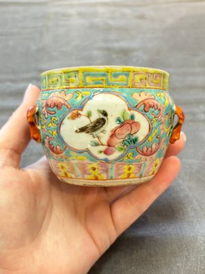 A Chinese blue and white and a famille rose 'kamcheng' bowl and cover for the Straits or Peranakan market, 19th C. — photo 15