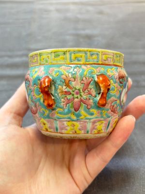 A Chinese blue and white and a famille rose 'kamcheng' bowl and cover for the Straits or Peranakan market, 19th C. — photo 16