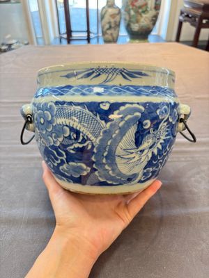 A Chinese blue and white and a famille rose 'kamcheng' bowl and cover for the Straits or Peranakan market, 19th C. — photo 2