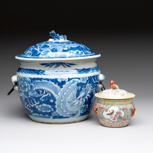 A Chinese blue and white and a famille rose 'kamcheng' bowl and cover for the Straits or Peranakan market, 19th C. — photo 1