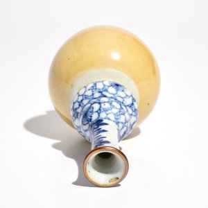 A Chinese blue and white and café au lait double gourd vase, Kangxi — 照片 6