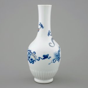 A Chinese blue and white and underglaze red vase with a dragon, Kangxi — 照片 4