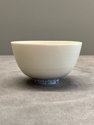 A Chinese blue and white anhua bowl, late Ming — photo 4