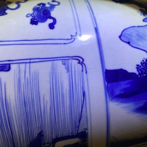 A Chinese blue and white 'antiquities and landscapes' rouleau vase, Kangxi — photo 22